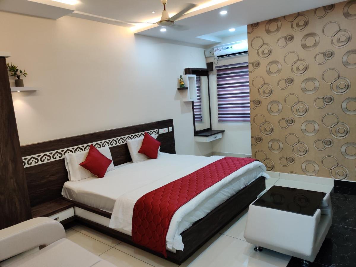 Отель Pagadala Grand Residency Bapatla Экстерьер фото