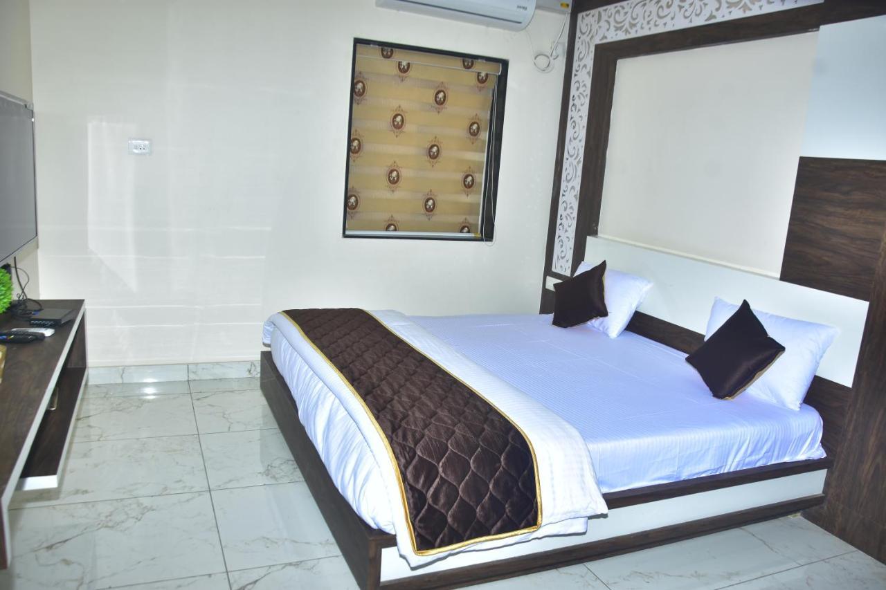 Отель Pagadala Grand Residency Bapatla Экстерьер фото