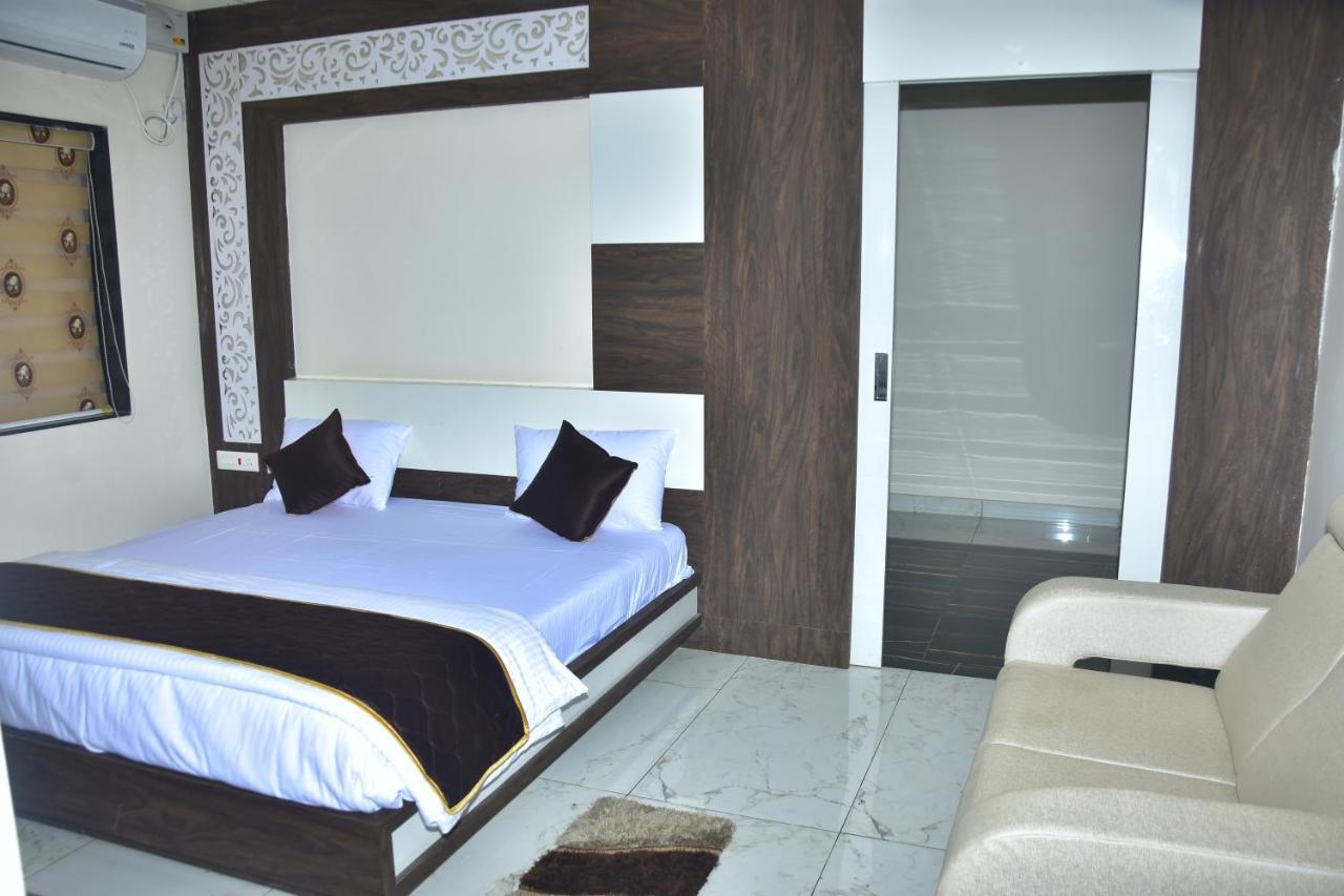 Отель Pagadala Grand Residency Bapatla Экстерьер фото