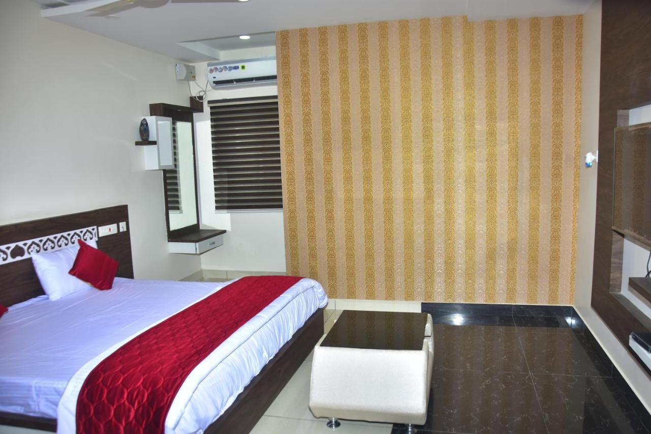 Отель Pagadala Grand Residency Bapatla Экстерьер фото